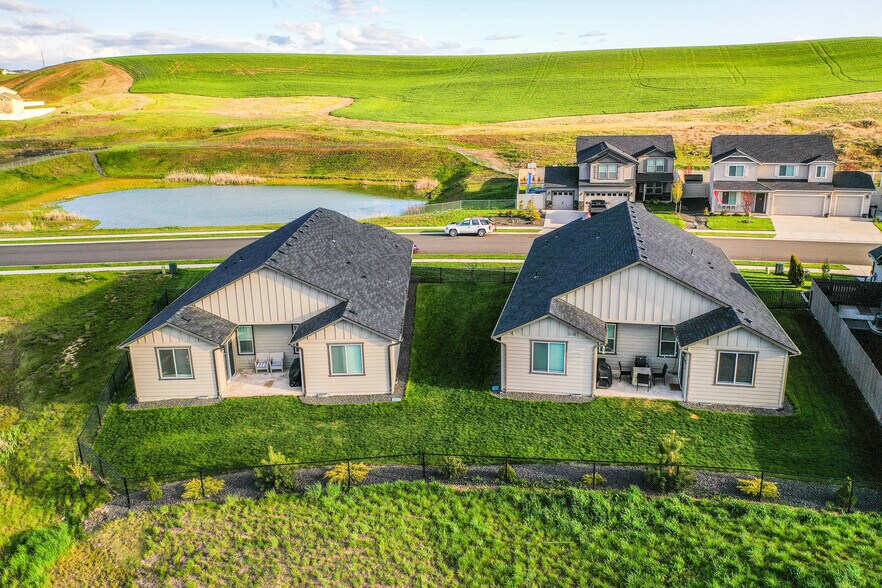 Building Photo - 1640 SW Panorama Dr