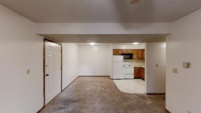 Building Photo - Stratford II