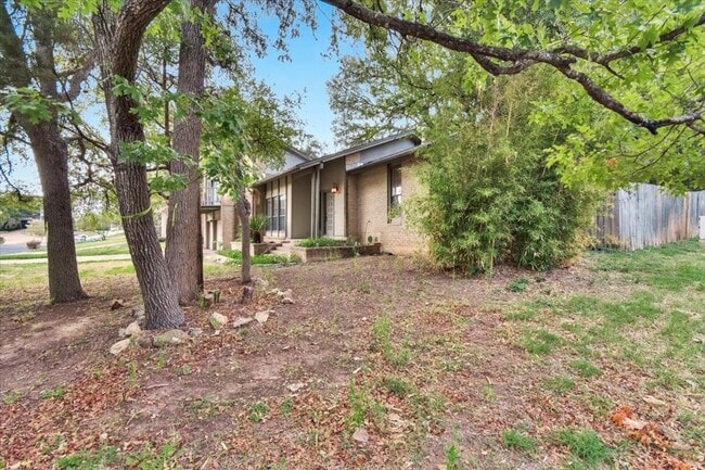 Building Photo - 2015 Mistywood Dr