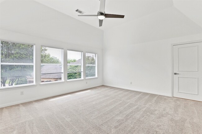 Building Photo - 914 Edgemeer Ln