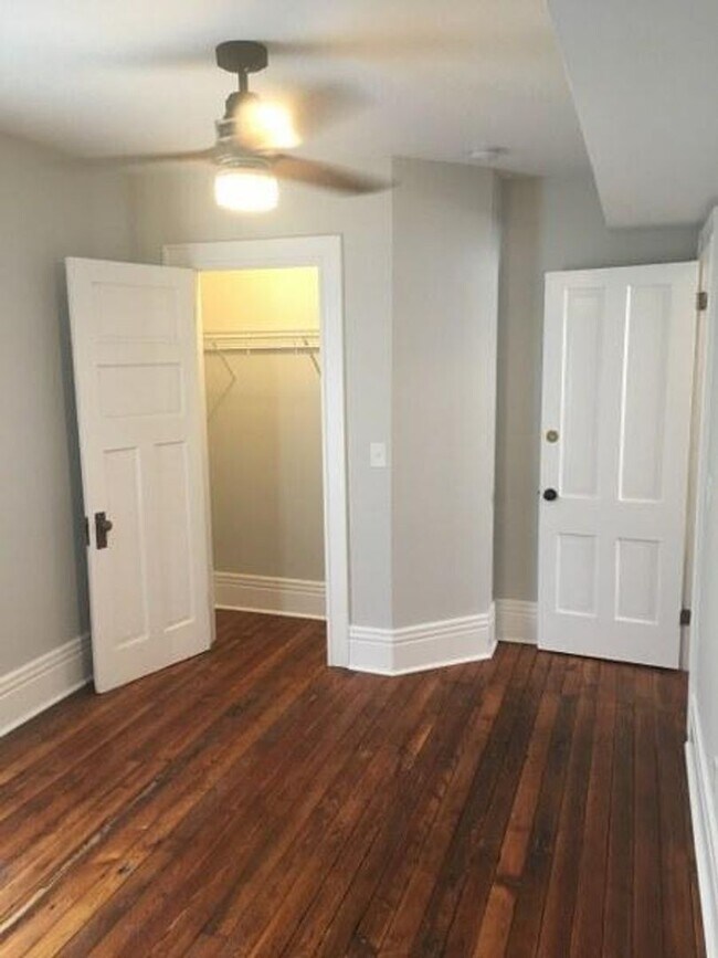 Building Photo - 1131