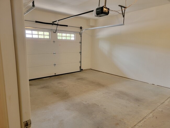 Building Photo - 17 Callaway Dr