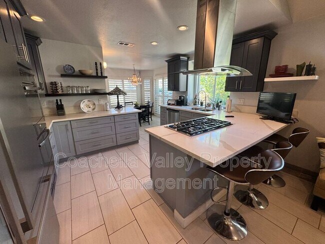 Building Photo - 43584 Via Magellan Dr