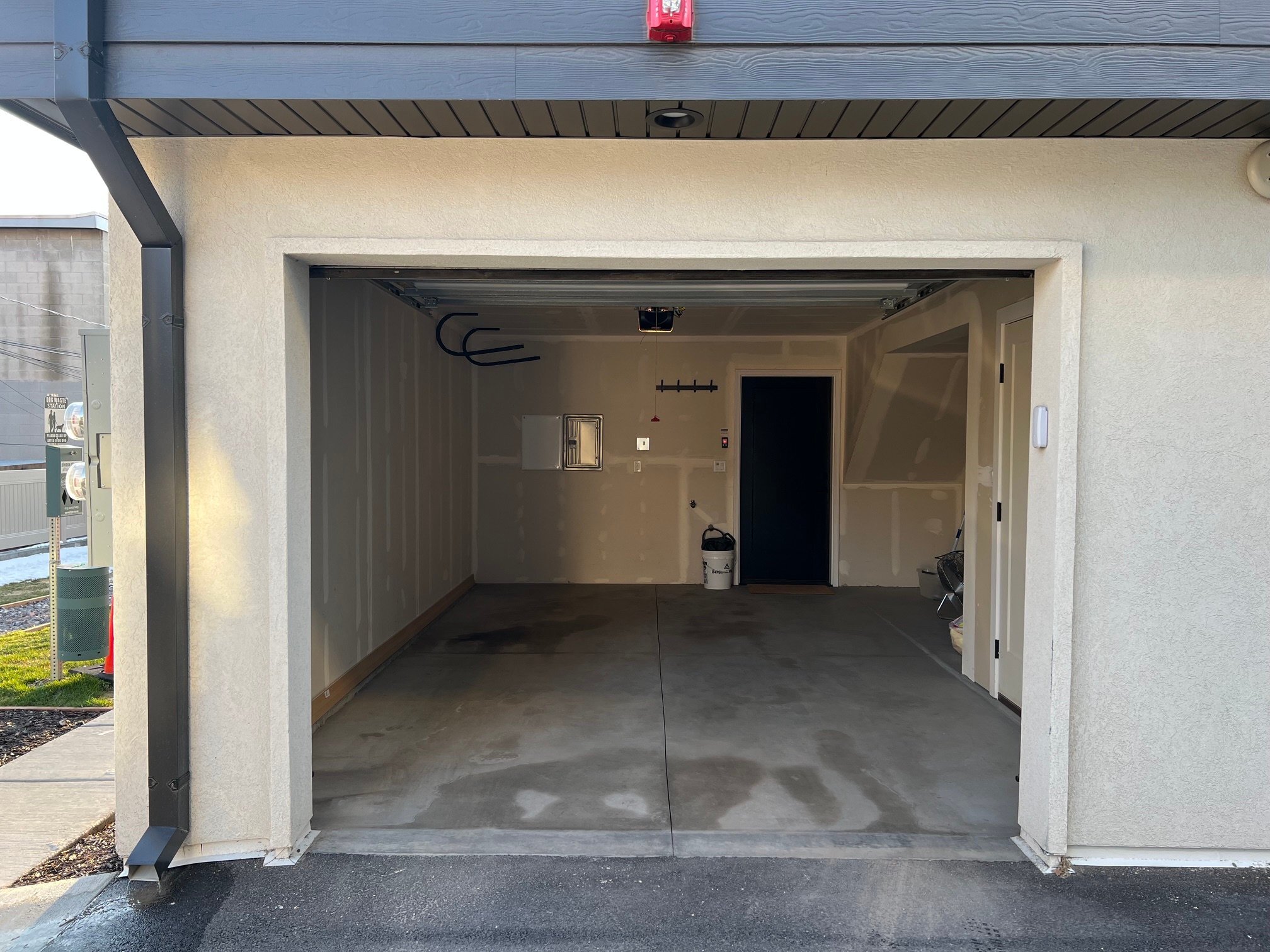 Building Photo - 351 W 800 N
