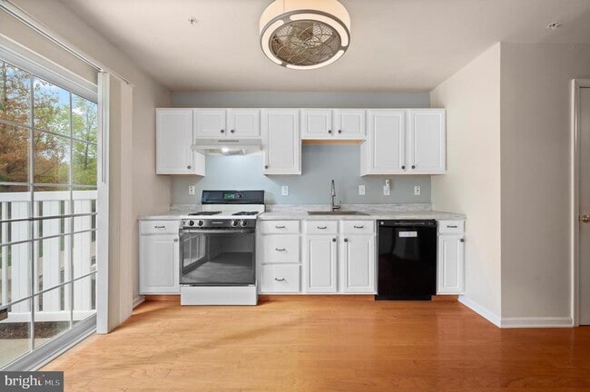 Building Photo - 1408 Black Walnut Dr