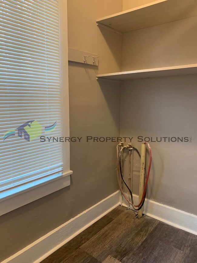 Building Photo - Galion Home