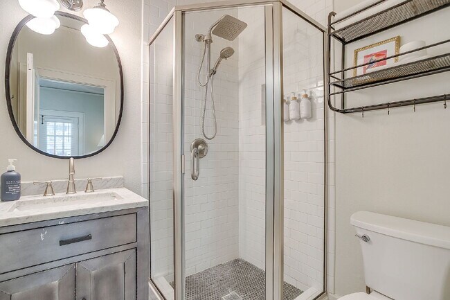 Building Photo - Beautifully Updated 3 Bedroom Home in the Heart of TCU