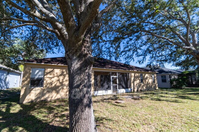 Building Photo - 423 Heather Hills Dr