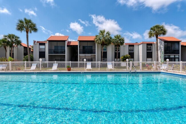 Building Photo - ** THIS UNIT IS AVAILABLE STARTING MAY 1ST 2026!** GORGEOUS 2 BEDROOM, 2BATHROOM, TURNKEY FURNISH...