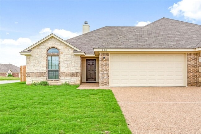 Building Photo - Duplex on Hilltop Drive | Midway ISD *Leasing Special Available*