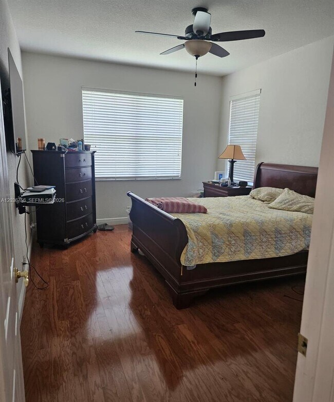 Building Photo - 13382 Lakepointe Cir