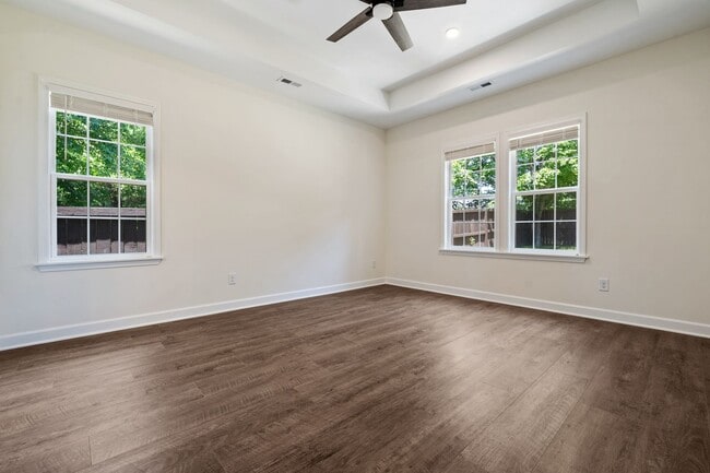 Building Photo - Charming Newly Constructed Property in Raleigh with Modern Appliances/Fixtures!