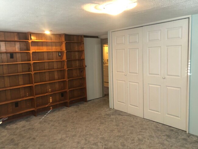 Building Photo - 1405 NW Clifford St