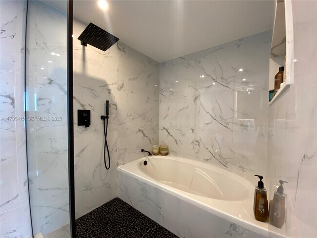 Building Photo - 888 Biscayne Blvd