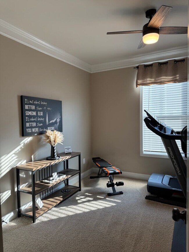 Building Photo - Beautiful 4 Bedroom Single Family Home