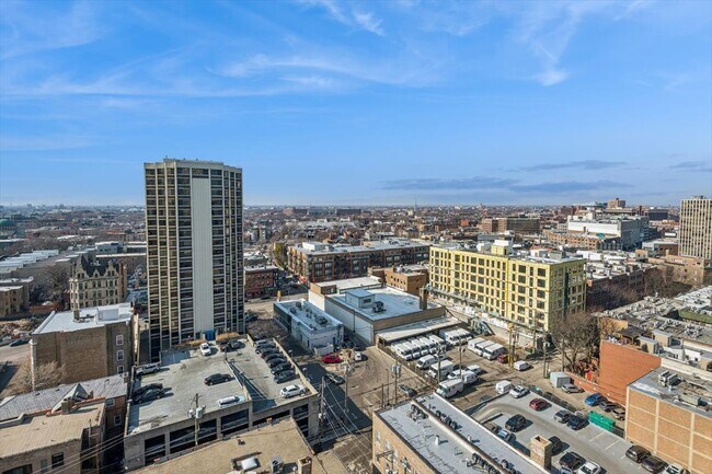 Building Photo - 2700 N Hampden Ct