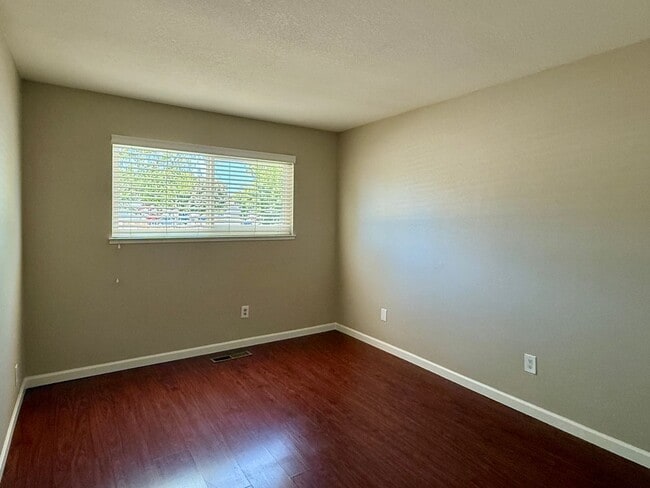 Building Photo - Updated 3 Bedroom 2 Bath Blossom Valley Duplex w/Private Yard