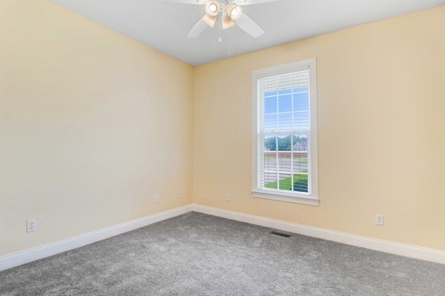 Building Photo - 200 Poplar Knoll Rd