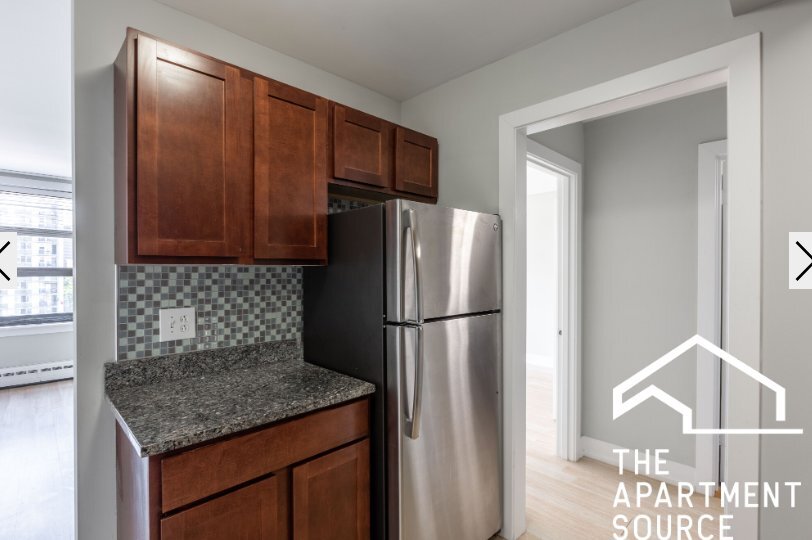 Building Photo - 445 W Wellington Ave