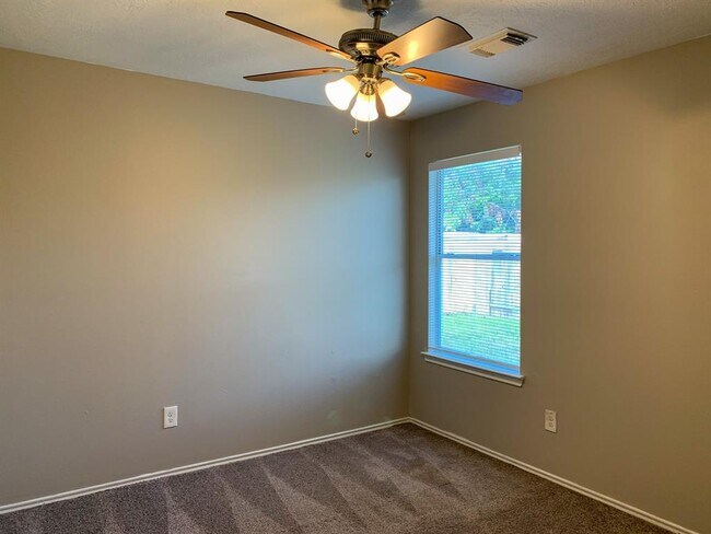 Building Photo - 1402 Swansfield Ln
