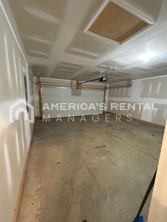 Building Photo - 7213 Wilburton Ln