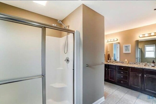 Building Photo - 8914 Red Hawk Ct