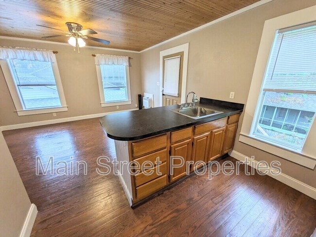 Building Photo - 1705 N 17th Ave