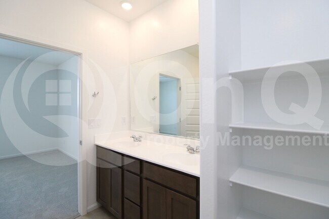 Building Photo - 4715 E Danta St