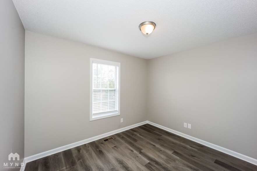 Building Photo - 17 Richmond Dr