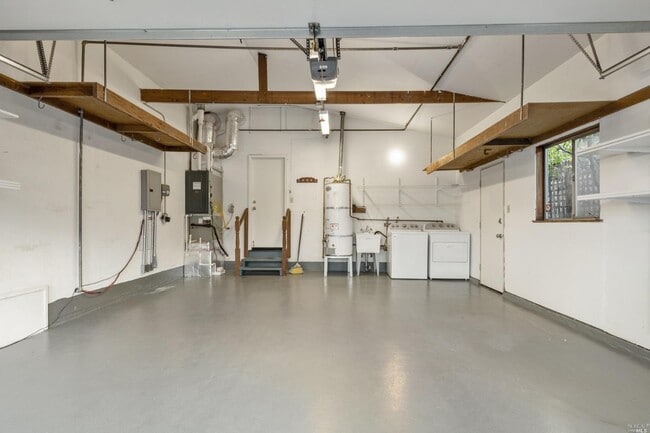 Building Photo - 22 Brennfleck Ave