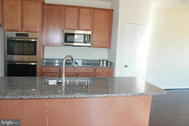 Building Photo - 109 Sequoia Dr