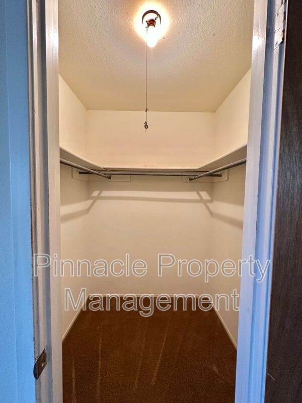 Building Photo - 5818 Davenport Dr