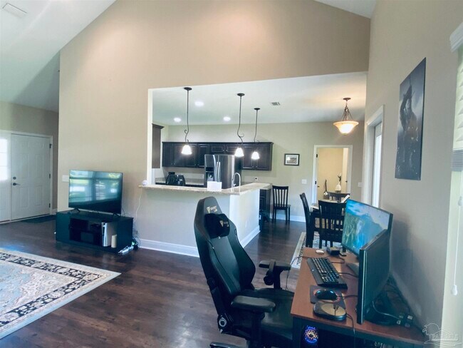 Building Photo - 1671 Eagle Terrace