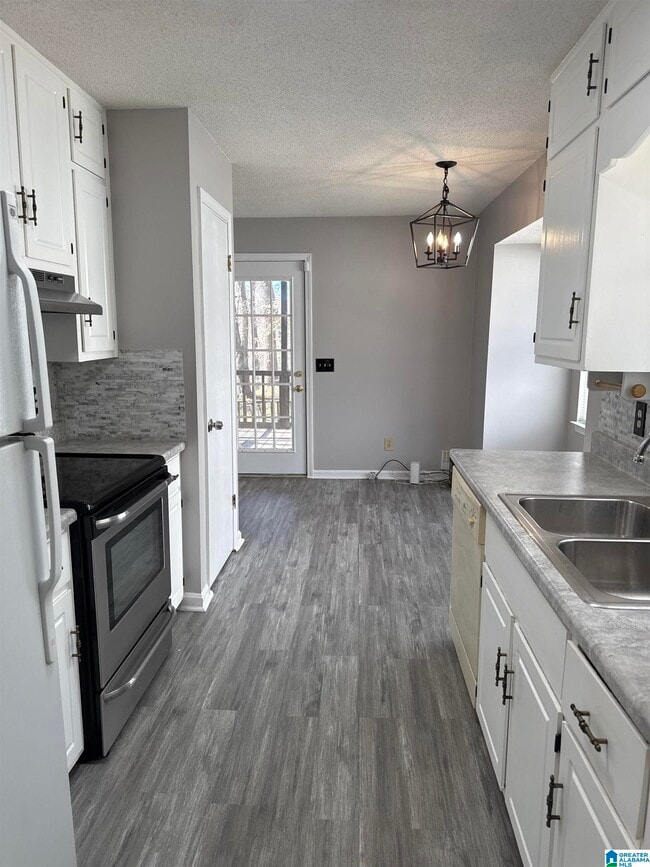 Building Photo - 284 Stonebridge Rd