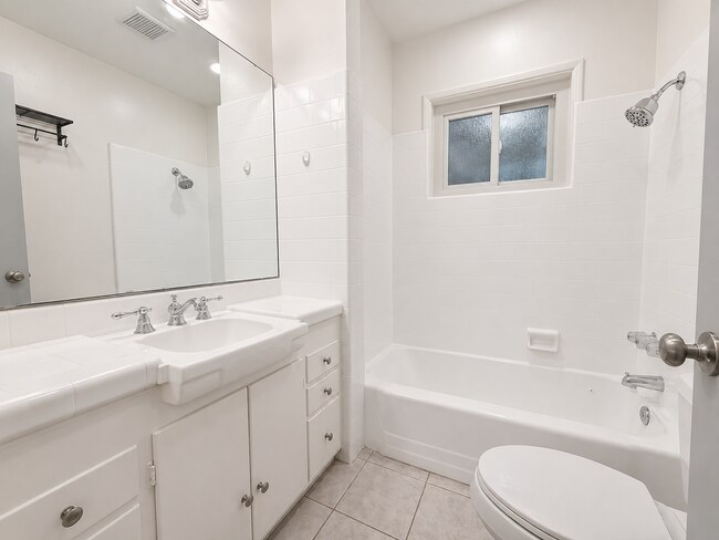 Building Photo - Charming 3-Bedroom Home for Lease in College West, San Diego
