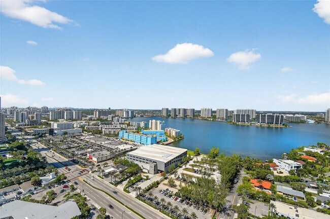 Building Photo - 18501 Collins Ave