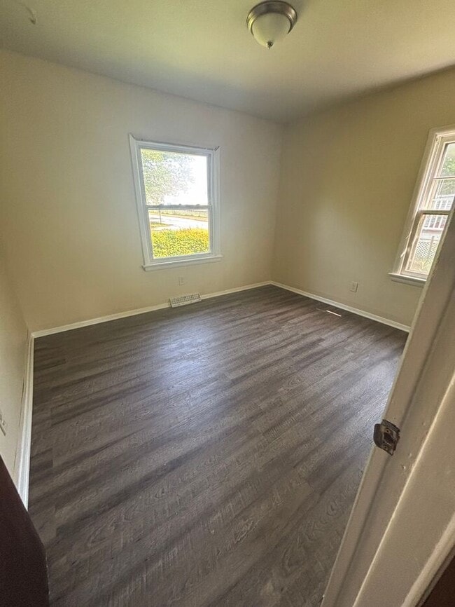 Building Photo - Charming 3 beds 1 bath in Cleveland!