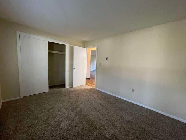 Building Photo - 99 Powers St