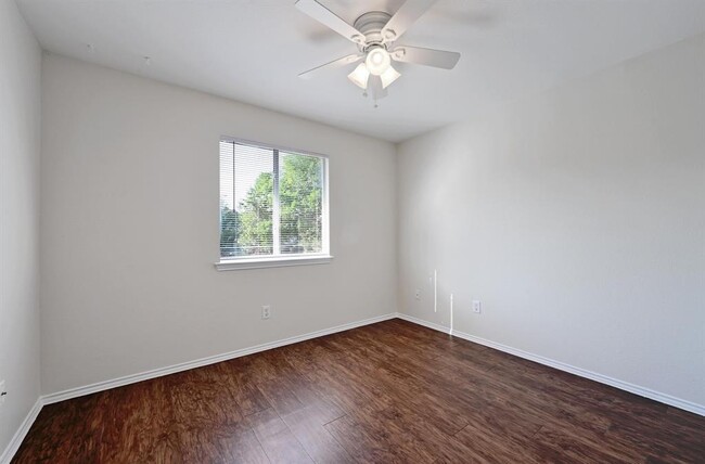 Building Photo - 14721 Yora Dr