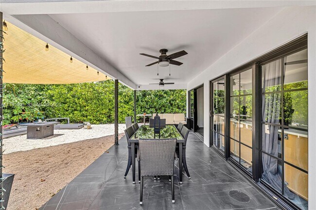 Building Photo - 560 NW 116th Terrace