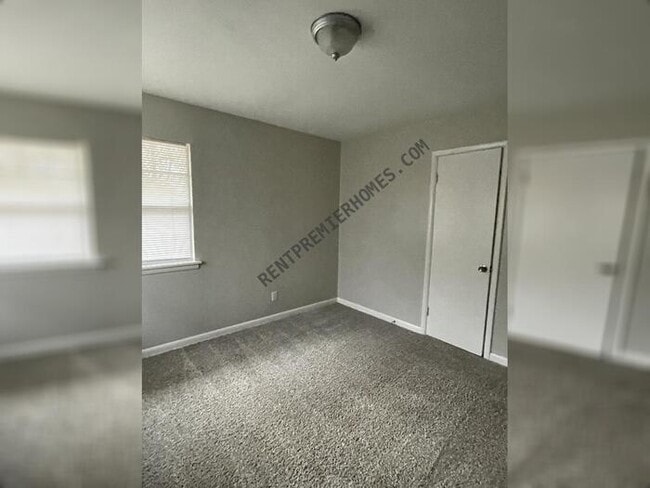 Building Photo - 6706 W Wakefield Dr