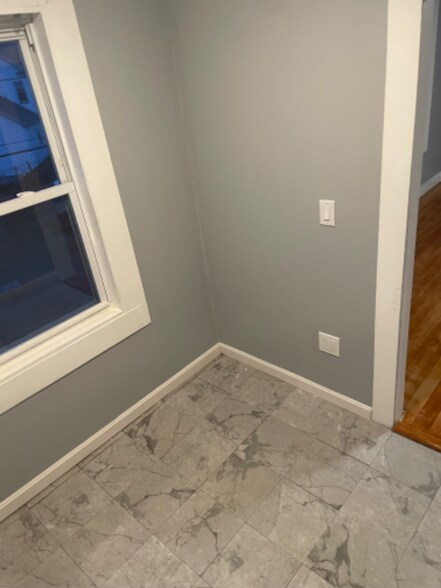 Building Photo - 31 Carleton St