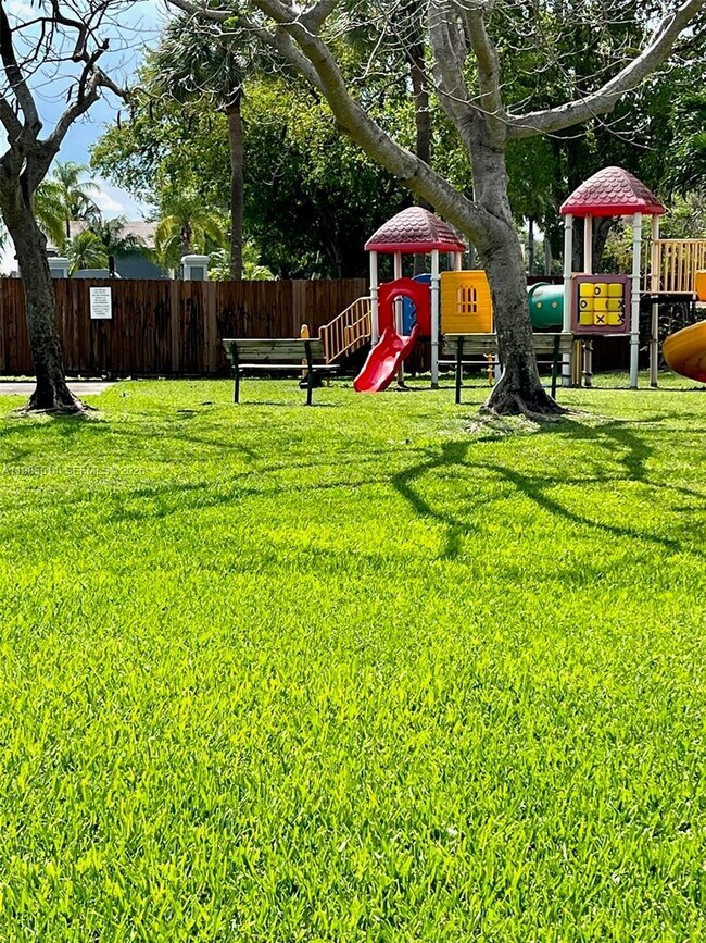 Building Photo - 6866 NW 173rd Dr