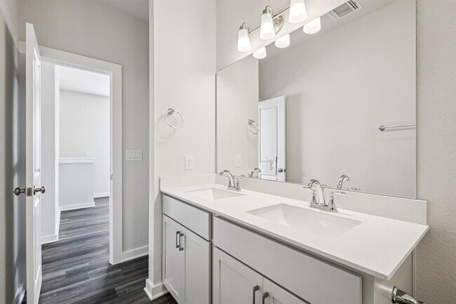 Building Photo - 2333 Moon Tower Trl