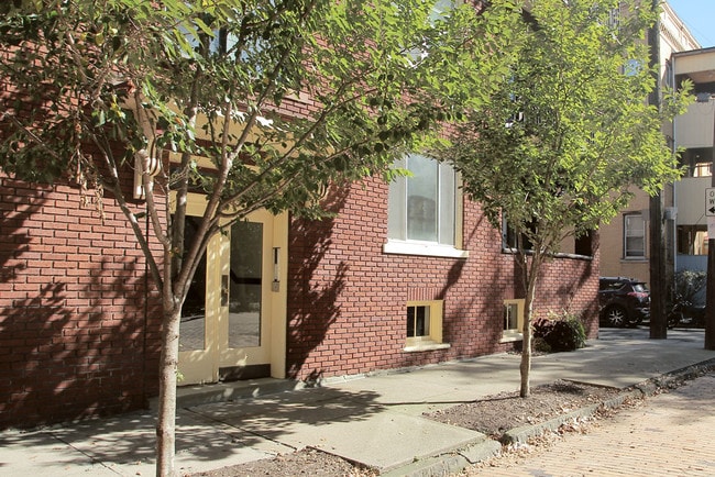 Building Photo - 607 Mifflin Ave