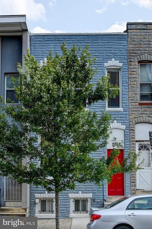 Building Photo - 2103 E Madison St