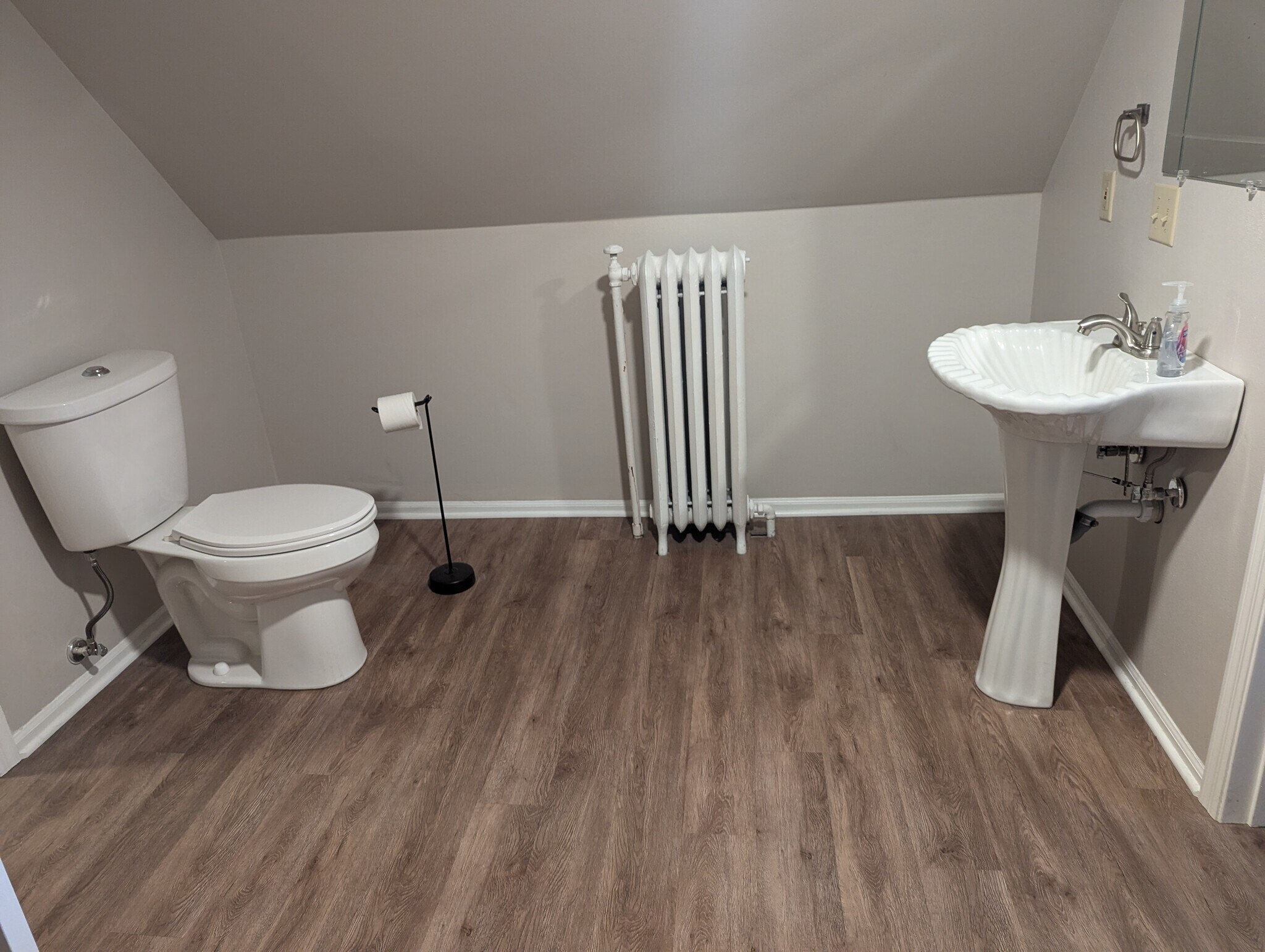 Bathroom - 724 Hamilton Ave