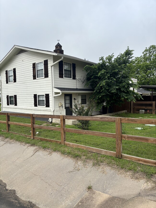 Building Photo - 521 FM 407