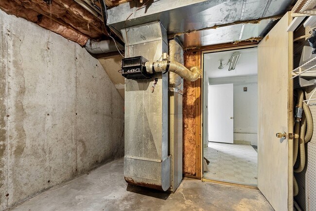 Building Photo - 4 Moran Ct