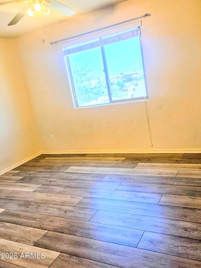 Building Photo - 1229 Questa Ct